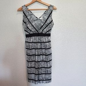 🔴3/$20 Motherhood Maternity Black/White Graphic Dress Size M